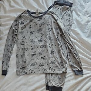 Harry Potter Gray Pajama Set with Iconic Print